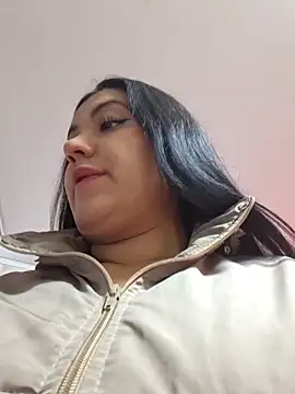 Snapshot of Sophie-hatter chatting on 09-12-25, 01:55 Sophie-hatter online show from 09-12-25, 01:55