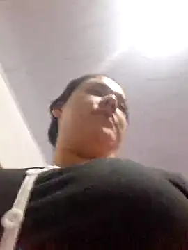 Snapshot of Sophie-hatter chatting on 11-24-25, 02:44 Sophie-hatter online show from 11-24-25, 02:44