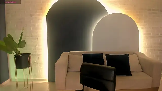 Snapshot of MollySundersX chatting on 12-04-25, 04:33 MollySundersX online show from 12-04-25, 04:33