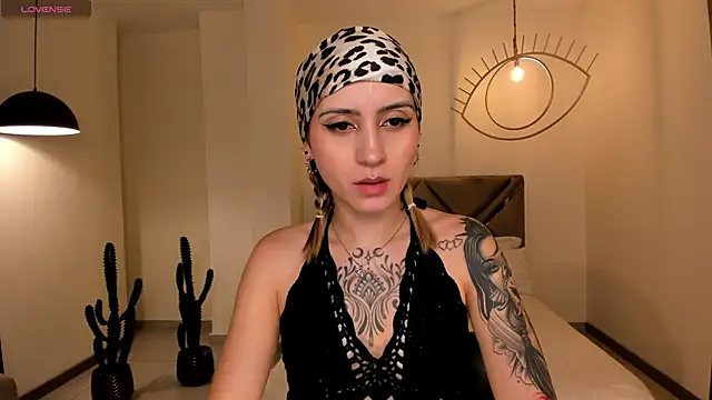 Snapshot of MollySundersX chatting on 01-13-26, 09:20 MollySundersX online show from 01-13-26, 09:20