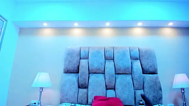 MiiaHot online show from 03-10-25, 08:23