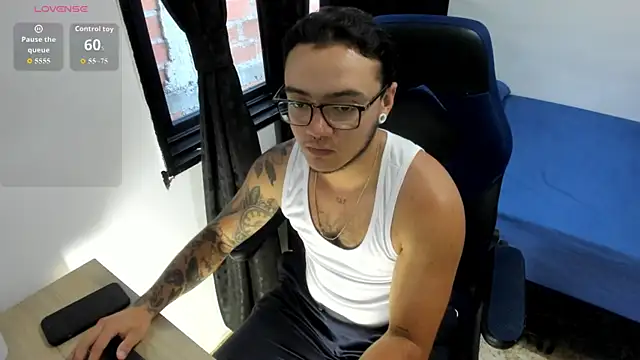 male pussy online show from 06-24-26, 11:04