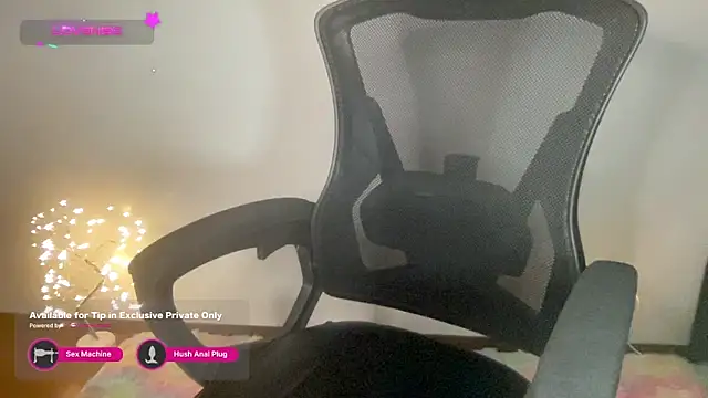 Snapshot of Tashaa chatting on 01-01-25, 05:33 Tashaa online show from 01-01-25, 05:33