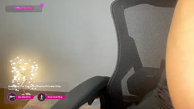 Snapshot of Tashaa chatting on 01-08-25, 05:37 Tashaa online show from 01-08-25, 05:37