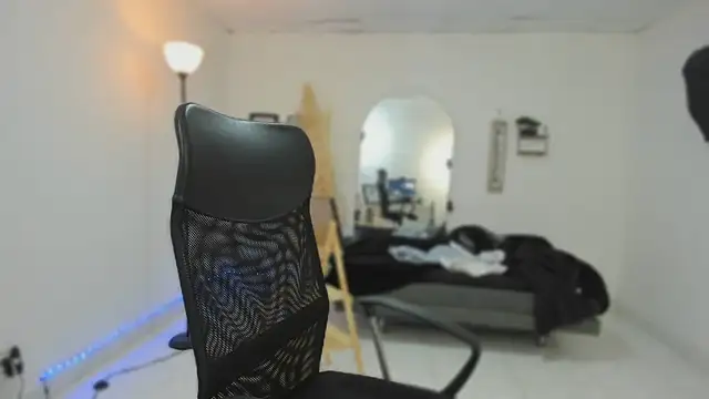 Snapshot of slim_master12 chatting on 01-18-26, 03:16 slim master12 online show from 01-18-26, 03:16