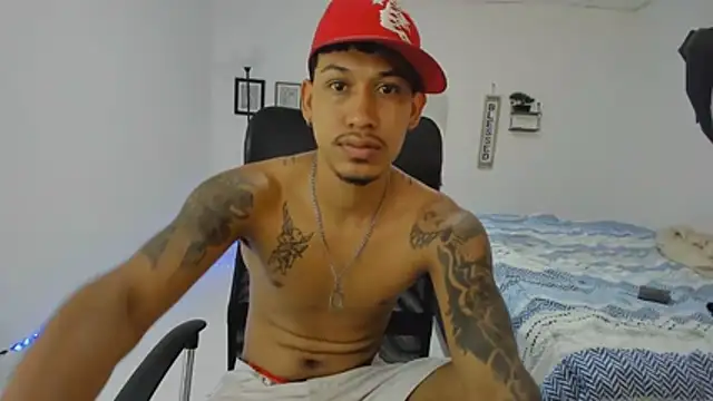 Snapshot of slim_master12 chatting on 02-19-26, 12:06 slim master12 online show from 02-19-26, 12:06