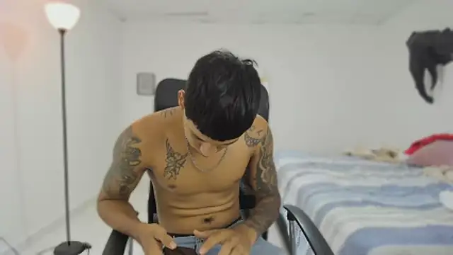 Snapshot of slim_master12 chatting on 02-23-26, 09:34 slim master12 online show from 02-23-26, 09:34