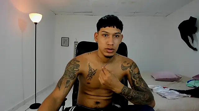 Snapshot of slim_master12 chatting on 02-28-26, 09:27 slim master12 online show from 02-28-26, 09:27