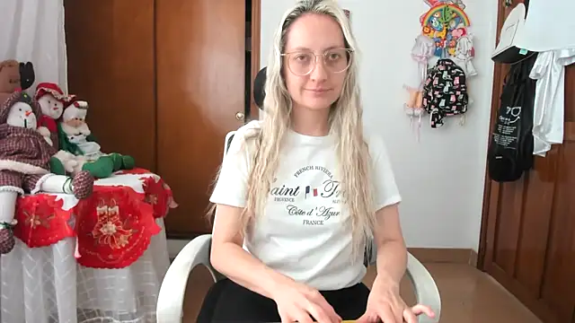 Snapshot of Adele_johnsonn1 chatting on 12-03-25, 03:54 Adele johnsonn1 online show from 12-03-25, 03:54