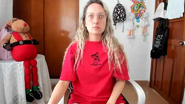 Snapshot of Adele_johnsonn1 chatting on 02-20-26, 04:29 Adele johnsonn1 online show from 02-20-26, 04:29