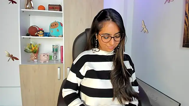 Snapshot of Isabellaa22_1 chatting on 10-22-25, 05:13 Isabellaa22 1 online show from 10-22-25, 05:13