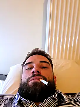 Snapshot of Vekie_007 chatting on 10-23-25, 08:40 Vekie 007 online show from 10-23-25, 08:40