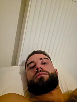 Snapshot of Vekie_007 chatting on 11-25-25, 12:10 Vekie 007 online show from 11-25-25, 12:10