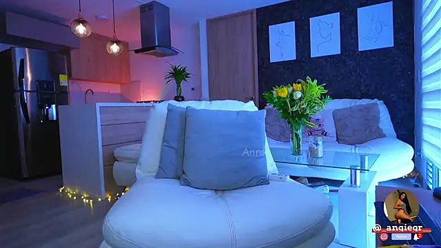 AnnaTaylor1 online show from 03-11-25, 03:56