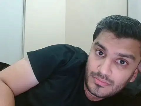 Snapshot of robintoit chatting on 06-25-26, 06:12 robintoit online show from 06-25-26, 06:12