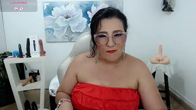mom hot   online show from 03-09-25, 12:21