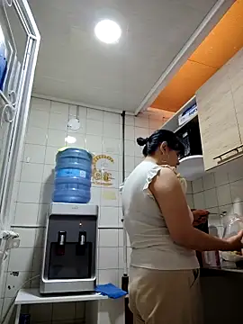 Natasha milf   online show from 11-01-25, 12:40