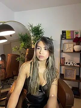  laura 02 online show from 03-19-25, 04:55