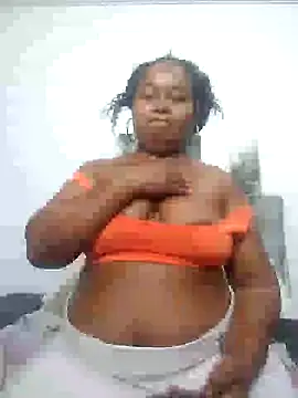 Snapshot of lorenxtaylor chatting on 01-12-25, 04:00 lorenxtaylor online show from 01-12-25, 04:00