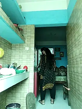 Idhika Paul online show from 02-15-26, 07:51