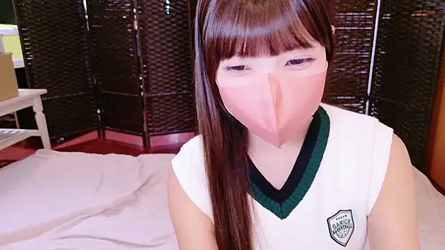 Snapshot of Naachan_ chatting on 09-27-25, 12:48 Naachan online show from 09-27-25, 12:48