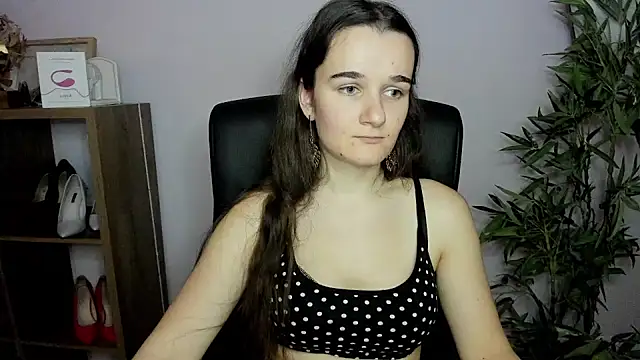 Snapshot of KateDelight chatting on 12-08-24, 02:30 KateDelight online show from 12-08-24, 02:30