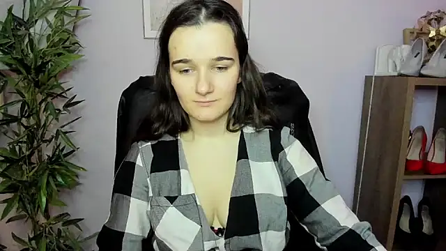 Snapshot of KateDelight chatting on 12-22-24, 07:33 KateDelight online show from 12-22-24, 07:33