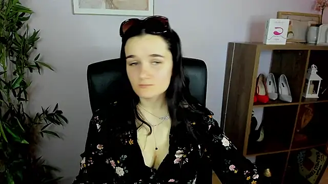 Snapshot of KateDelight chatting on 03-22-25, 10:39 KateDelight online show from 03-22-25, 10:39