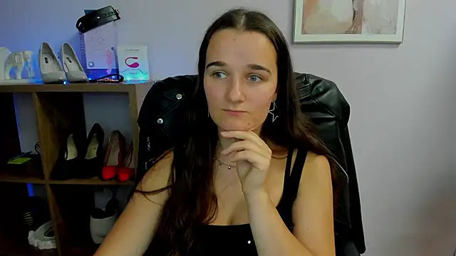 Snapshot of KateDelight chatting on 09-25-25, 01:59 KateDelight online show from 09-25-25, 01:59