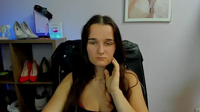 Snapshot of KateDelight chatting on 09-28-25, 06:57 KateDelight online show from 09-28-25, 06:57