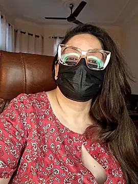 Snapshot of SEXY-Sardarni chatting on 02-14-26, 08:00 SEXY-Sardarni online show from 02-14-26, 08:00