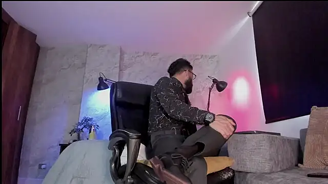 Snapshot of bruno_woods chatting on 11-23-25, 12:49 bruno woods online show from 11-23-25, 12:49