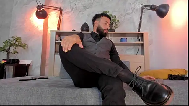 Snapshot of bruno_woods chatting on 12-16-25, 01:27 bruno woods online show from 12-16-25, 01:27