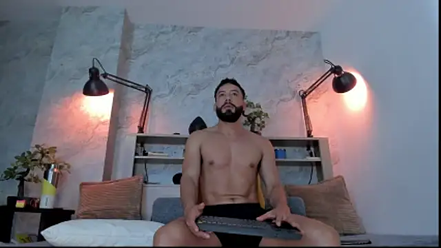 Snapshot of bruno_woods chatting on 12-17-25, 08:26 bruno woods online show from 12-17-25, 08:26