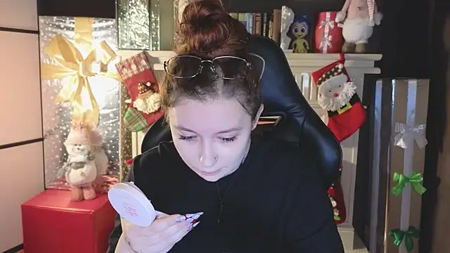 carolina elf online show from 12-19-24, 05:40