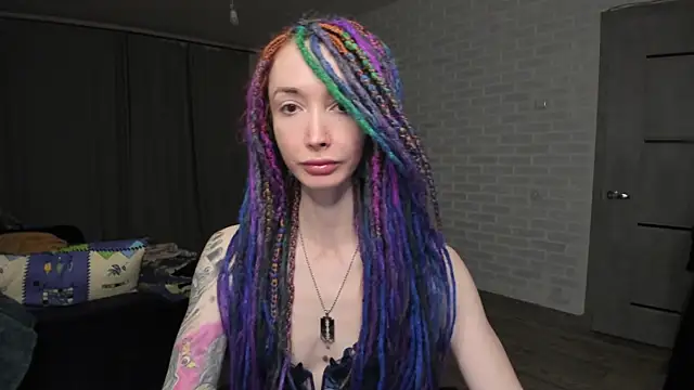 Roxy Silver online show from 12-17-24, 07:04