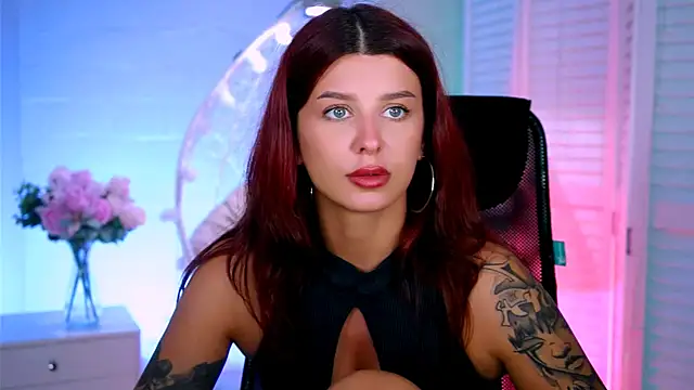 Snapshot of NicoleMun chatting on 11-12-25, 12:27 NicoleMun online show from 11-12-25, 12:27