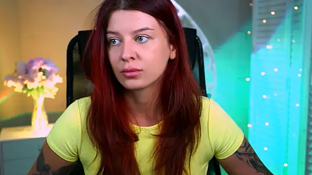 Snapshot of NicoleMun chatting on 03-25-26, 12:33 NicoleMun online show from 03-25-26, 12:33