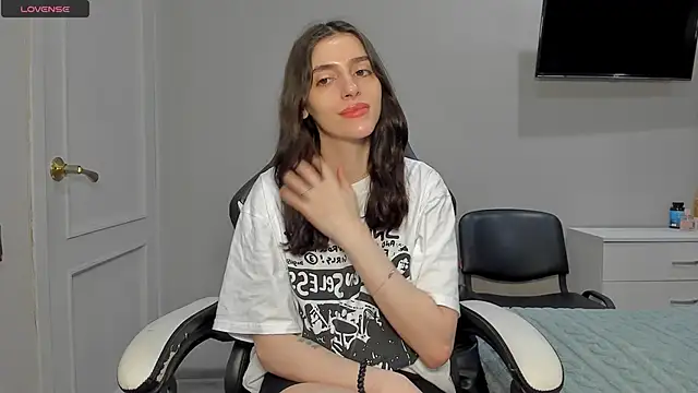 Snapshot of broosnica1 chatting on 12-23-25, 06:55 broosnica1 online show from 12-23-25, 06:55