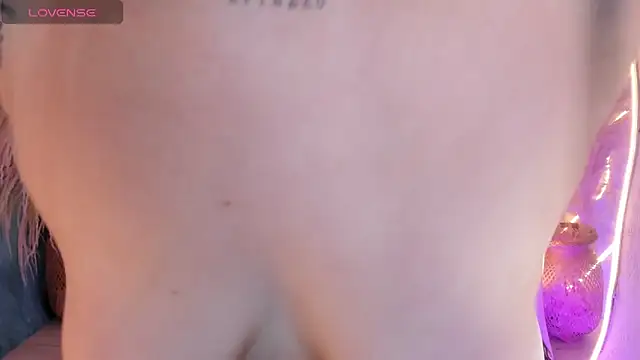 Snapshot of ViolettaHotLatin_ chatting on 01-25-25, 12:37 ViolettaHotLatin online show from 01-25-25, 12:37