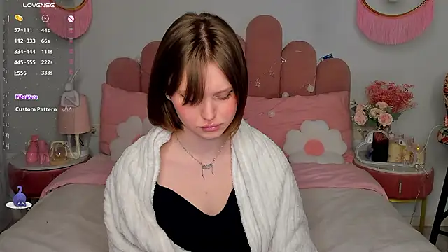 Snapshot of MaryLew chatting on 02-03-26, 06:40 MaryLew online show from 02-03-26, 06:40