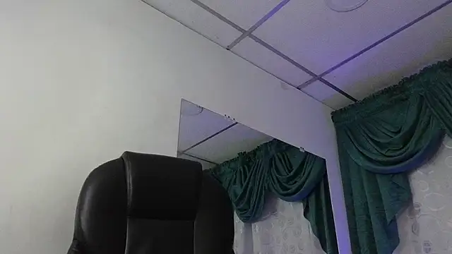 Snapshot of Stuart_Boy_ chatting on 01-10-25, 03:18 Stuart Boy online show from 01-10-25, 03:18