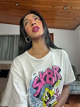 Snapshot of xenia_golden chatting on 07-10-26, 02:41 xenia golden online show from 07-10-26, 02:41