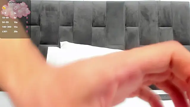 Adam Clay21 online show from 12-19-25, 02:35