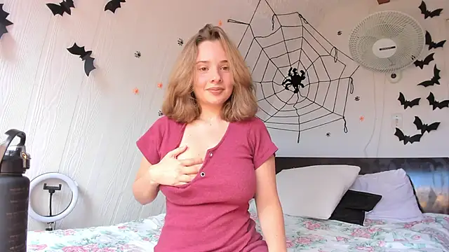 Snapshot of Sophy_Bunny chatting on 10-16-25, 08:54 Sophy Bunny online show from 10-16-25, 08:54