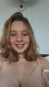 Snapshot of Sophy_Bunny chatting on 12-04-25, 04:16 Sophy Bunny online show from 12-04-25, 04:16