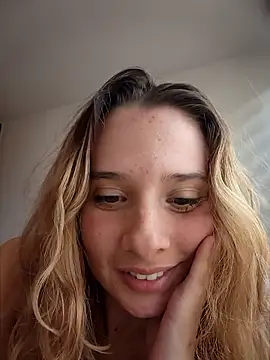 Snapshot of Sophy_Bunny chatting on 02-26-26, 07:24 Sophy Bunny online show from 02-26-26, 07:24