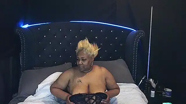 Snapshot of msyvette1970@xh chatting on 03-02-25, 03:27 msyvette1970xh online show from 03-02-25, 03:27