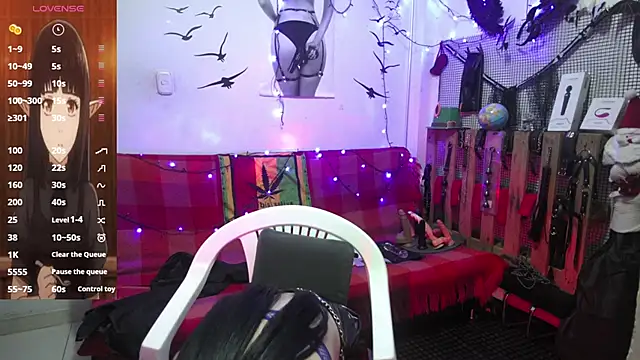  Hanna white  online show from 11-25-25, 02:22