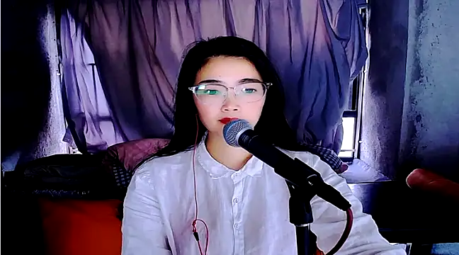 Snapshot of Floor_oo chatting on 02-26-25, 09:32 Floor oo online show from 02-26-25, 09:32